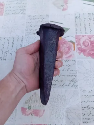 Cuña antigua de hierro