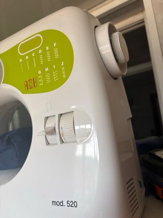 Máquina de coser Alfa Inizia mod. 520