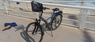 Bici paseo aluminio recién regulada.