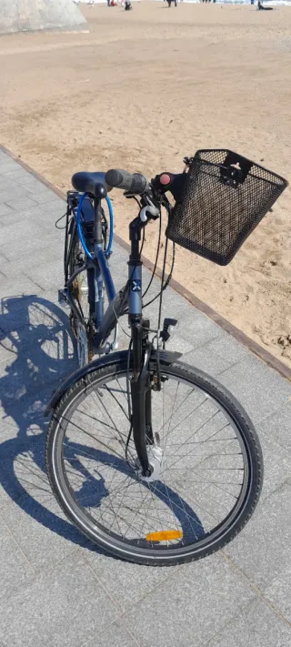 Bici paseo aluminio recién regulada.