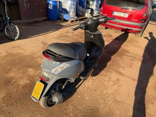Piaggio Zip 50 gris