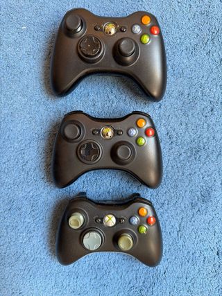 Lote Xbox 360 + Kinect + 3 mandos + 14 juegos