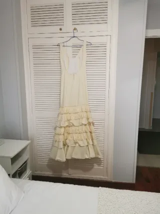 Vestido de gitana beige con volantes