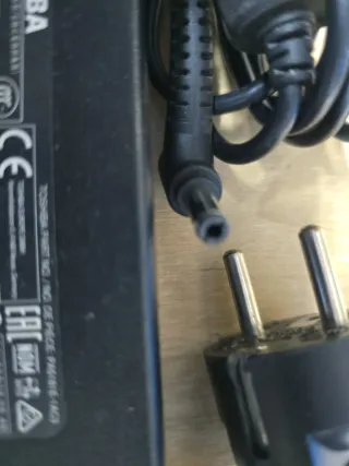 Caricabatterie Toshiba 18V 6.32A