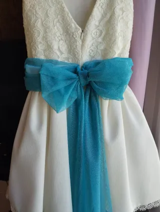 Vestido de niña para bodas, anillos o arras.