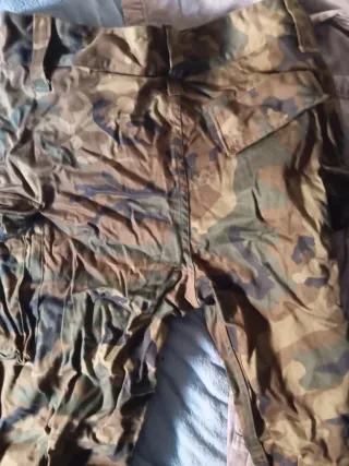 Pantalón camuflaje M