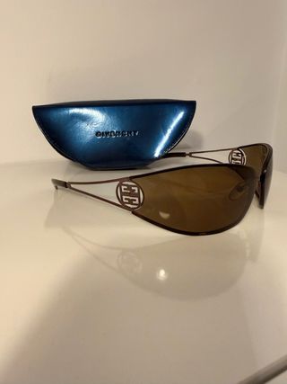 Gafas de sol Givenchy marrones con Funda