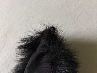 Cuello pelo sintético negro