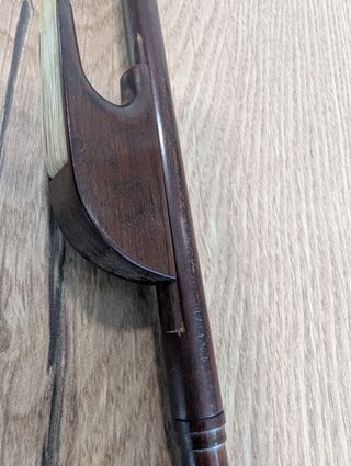 Arco barroco francés de viola da gamba