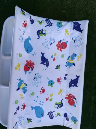 Cambiador bañera bebé con estampado infantil