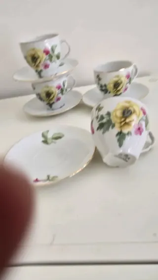 Juego de café porcelana flores amarillas