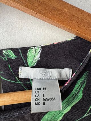 Abito nero stampa floreale