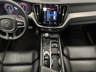 Volvo XC60 2018 R DESIGN AWD 2.0 D4 190CV AT8 E6DT