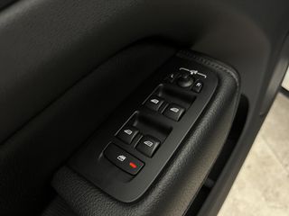 Volvo XC60 2018 R DESIGN AWD 2.0 D4 190CV AT8 E6DT