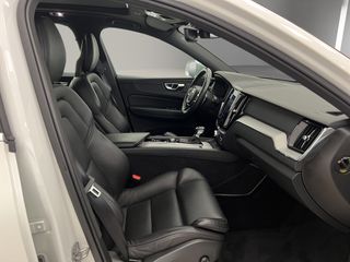 Volvo XC60 2018 R DESIGN AWD 2.0 D4 190CV AT8 E6DT