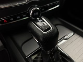 Volvo XC60 2018 R DESIGN AWD 2.0 D4 190CV AT8 E6DT