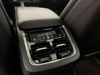 Volvo XC60 2018 R DESIGN AWD 2.0 D4 190CV AT8 E6DT