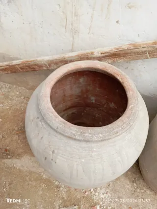 2 Tinajas de barro antiguas