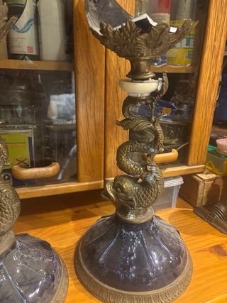 Pie de lámpara antiguo con ceramica