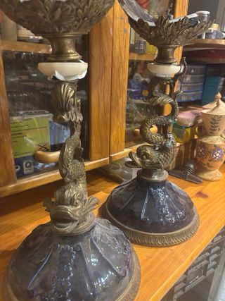 Pie de lámpara antiguo con ceramica