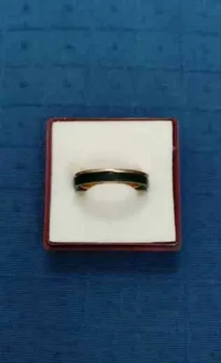 Anillo Verde y Dorado Estilo Jade Minimalista
