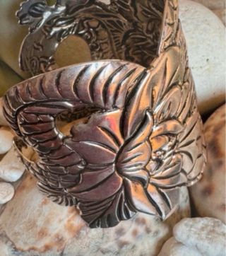 Bracciale rigido Serpente e Fior di Loto
