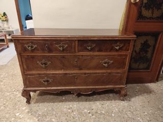 Cómoda antigua madera maciza clásica