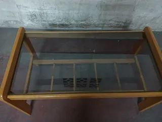 Mesa de centro de madera y cristal