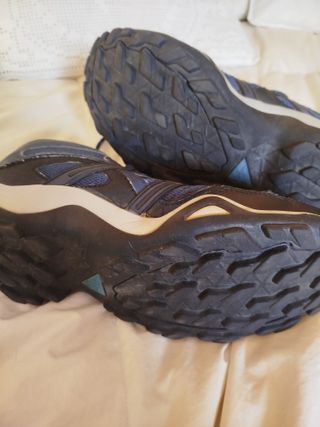 Botas de campo negras y azules