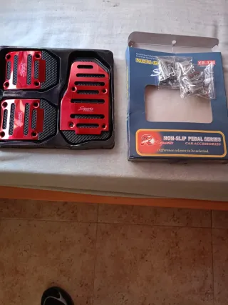 Cubre Pedales Deportivos Rojos
