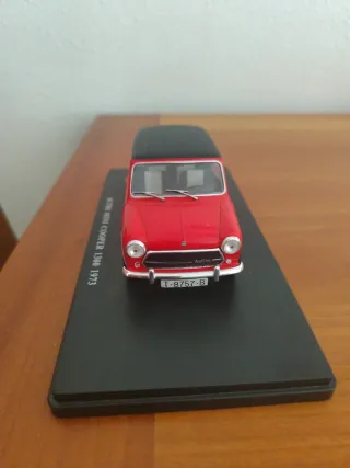 Coche de colección rojo