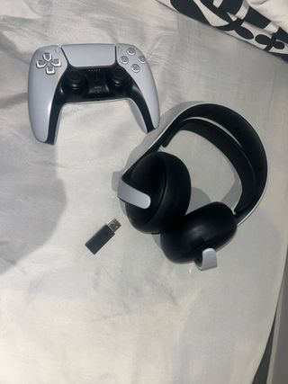Auriculares Pulse 3D elite y mando ps5