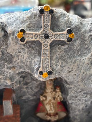 Virgen de Covadonga Figura Religiosa