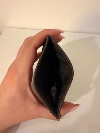 Cartera de piel negra Mango