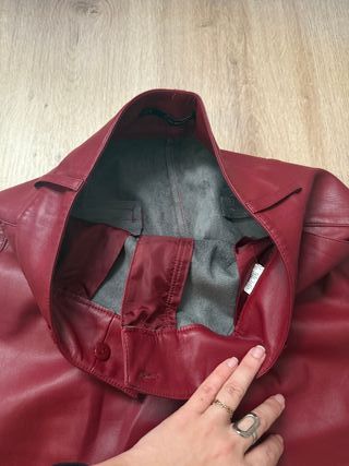 Pantalón burdeos encerado cintura alta - Sfera S