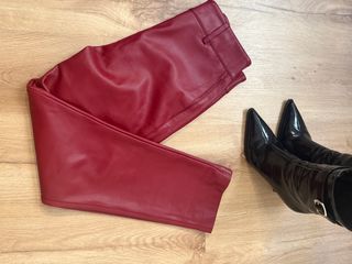 Pantalón burdeos encerado cintura alta - Sfera S
