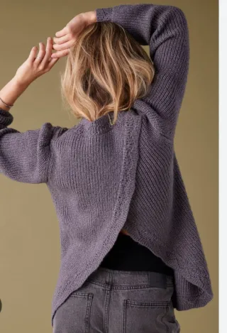 Jersey de punto gris con espalda cruzada