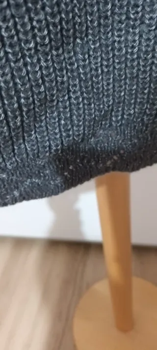 Jersey de punto gris con espalda cruzada