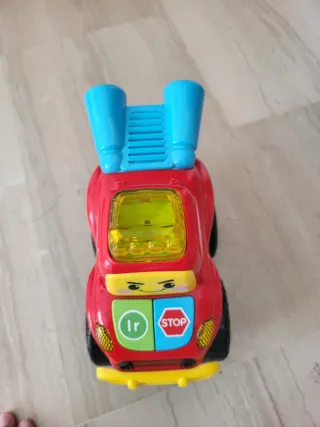 Coche interactivo infantil