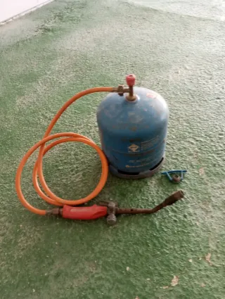 Soplete fontanería con bombona y manguera