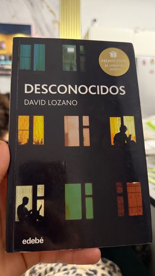 DESCONOCIDOS: Premio EDEBÉ de Literatura Juveni...
