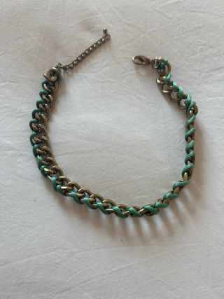 Collar de cadena y cordón