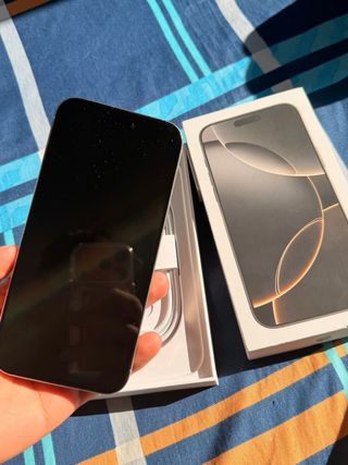 iPhone 16 Pro Max Gris