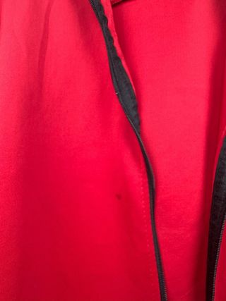 Sudadera Adidas roja talla L con capucha barata.