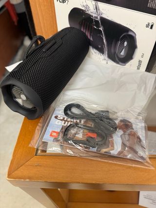 JBL Flip 7 Bluetooth Speaker