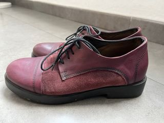 Zapatos de vestir piel morado talla 37