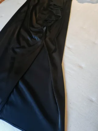 Falda larga negra con volantes