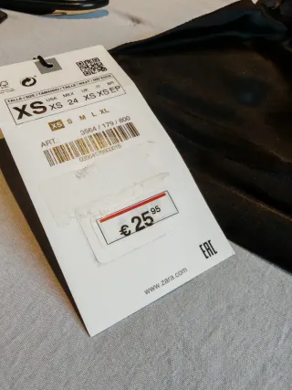 Falda larga negra con volantes