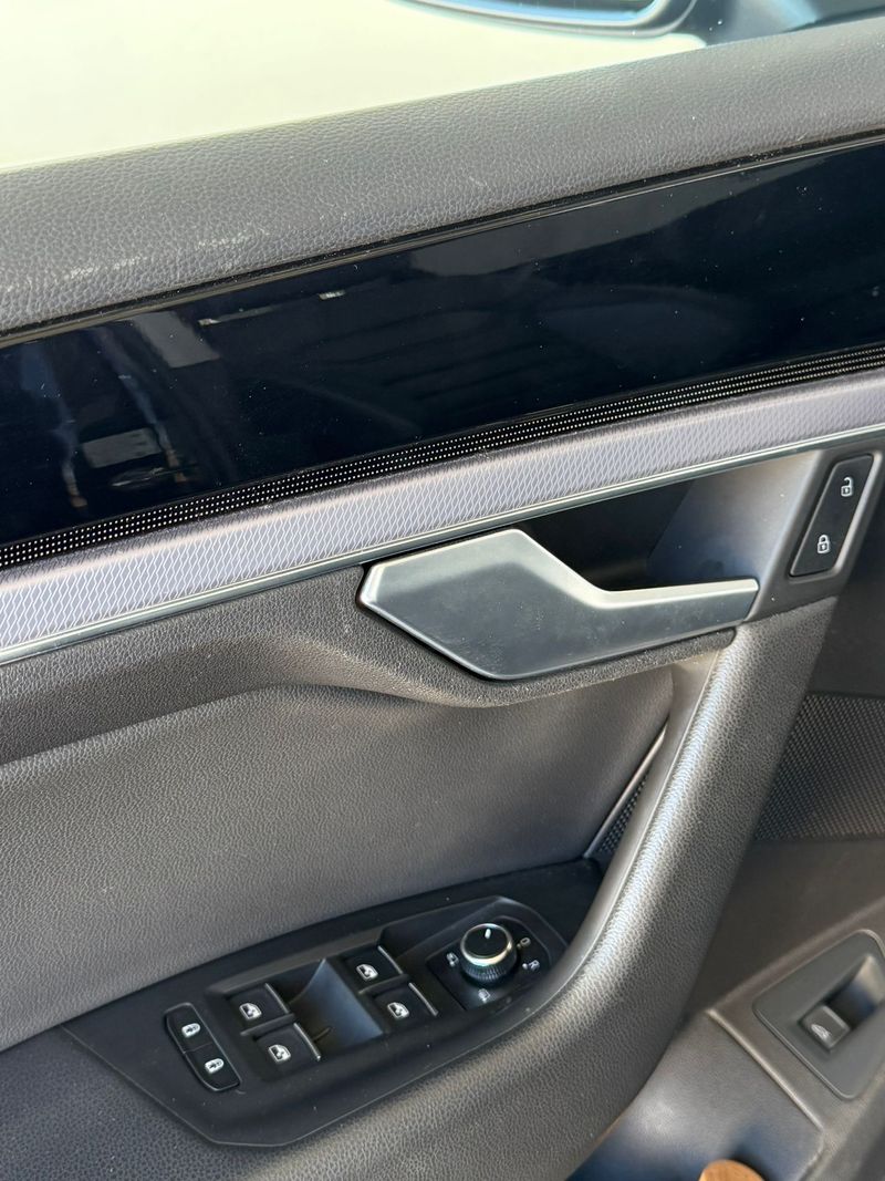 Volkswagen Touareg 2019, foto 27