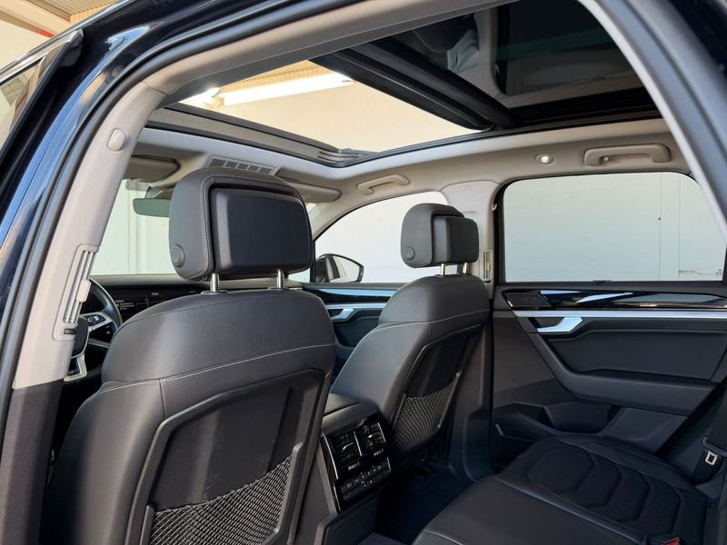 Volkswagen Touareg 2019, foto 14